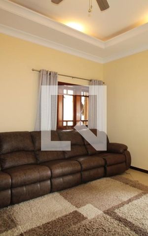 Casa à venda com 411m², 4 quartos e 5 vagasSala de TV