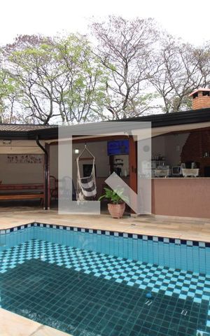 Casa à venda com 411m², 4 quartos e 5 vagasQuintal