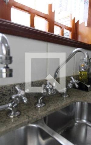 Casa à venda com 411m², 4 quartos e 5 vagasCozinha