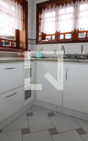 Casa à venda com 411m², 4 quartos e 5 vagasCozinha