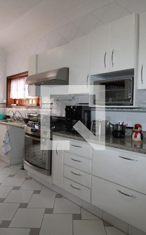 Casa à venda com 411m², 4 quartos e 5 vagasCozinha
