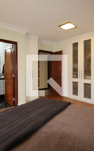 Casa à venda com 411m², 4 quartos e 5 vagasQuarto 1 (suíte)