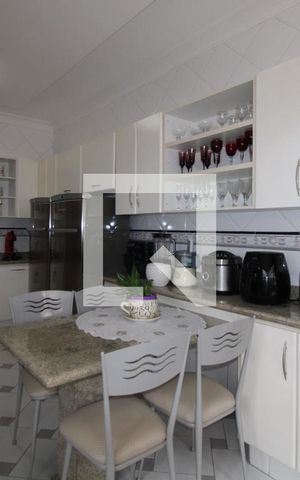 Casa à venda com 411m², 4 quartos e 5 vagasCozinha