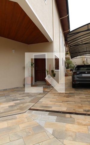 Casa à venda com 411m², 4 quartos e 5 vagasGaragem