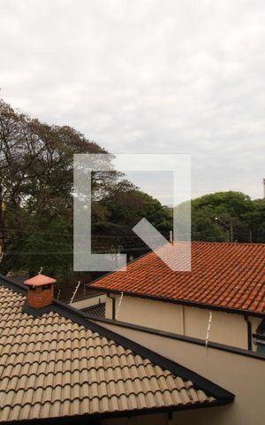 Casa à venda com 411m², 4 quartos e 5 vagasQuarto 3 (suíte) - Vista