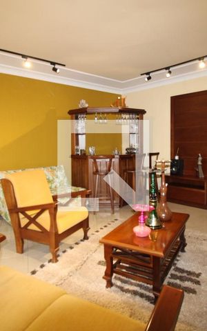Casa à venda com 411m², 4 quartos e 5 vagasSala de estar