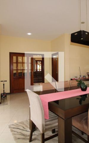 Casa à venda com 411m², 4 quartos e 5 vagasSala de Jantar