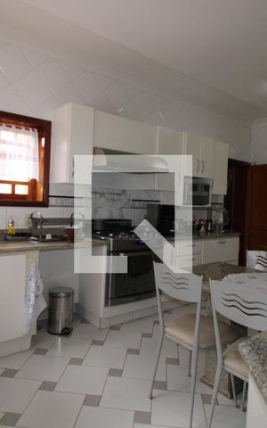 Casa à venda com 411m², 4 quartos e 5 vagasCozinha