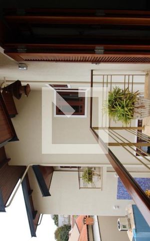 Casa à venda com 411m², 4 quartos e 5 vagasQuarto 4 (suíte master) - Sacada