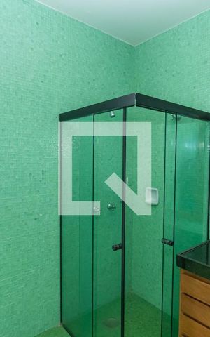Casa à venda com 250m², 3 quartos e 6 vagas Casa à venda com 250m², 3 quartos e 6 vagasBanheiro da Suíte 1