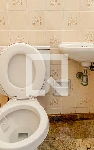 Apartamento para alugar com 200m², 4 quartos e 4 vagas Apartamento para alugar com 200m², 4 quartos e 4 vagasBanheiro de Serviço