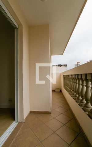Apartamento à venda com 74m², 3 quartos e 1 vaga Apartamento à venda com 74m², 3 quartos e 1 vagaVaranda