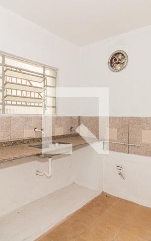 Casa à venda com 40m², 1 quarto e sem vaga Casa à venda com 40m², 1 quarto e sem vagaCozinha