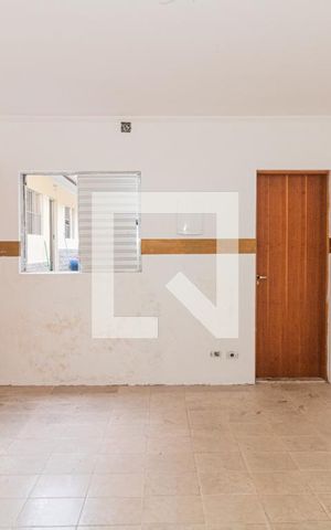 Casa à venda com 40m², 1 quarto e sem vaga Casa à venda com 40m², 1 quarto e sem vagaQuarto