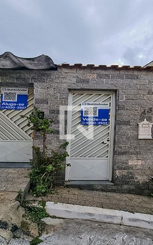 Casa à venda com 40m², 1 quarto e sem vaga Casa à venda com 40m², 1 quarto e sem vagaFachada com Plaquinha