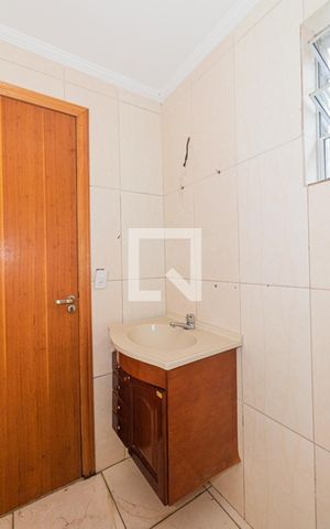 Casa à venda com 40m², 1 quarto e sem vaga Casa à venda com 40m², 1 quarto e sem vagaBanheiro