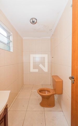 Casa à venda com 40m², 1 quarto e sem vaga Casa à venda com 40m², 1 quarto e sem vagaBanheiro