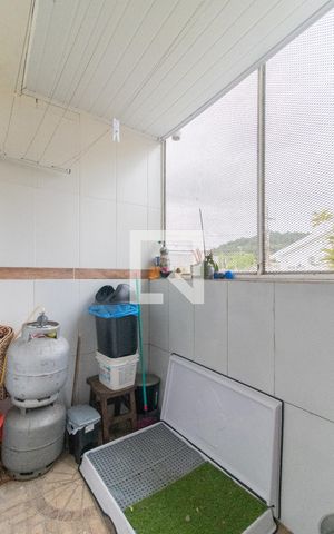 Casa de condomínio à venda com 110m², 3 quartos e 1 vaga Casa de condomínio à venda com 110m², 3 quartos e 1 vagaÁrea de Serviço