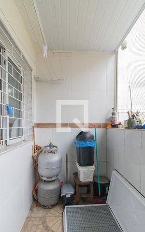 Casa de condomínio à venda com 110m², 3 quartos e 1 vaga Casa de condomínio à venda com 110m², 3 quartos e 1 vagaÁrea de Serviço