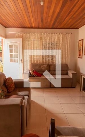 Casa à venda com 140m², 3 quartos e 2 vagasSala 