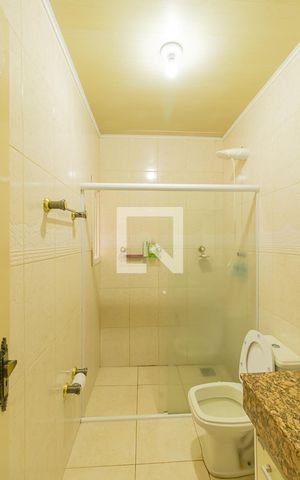 Casa à venda com 140m², 3 quartos e 2 vagasBanheiro 