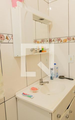 Casa à venda com 140m², 3 quartos e 2 vagasBanheiro 