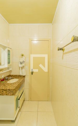 Casa à venda com 140m², 3 quartos e 2 vagasBanheiro 