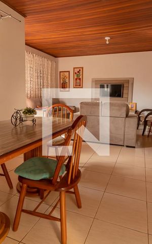 Casa à venda com 140m², 3 quartos e 2 vagasSala 