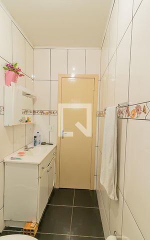 Casa à venda com 140m², 3 quartos e 2 vagasBanheiro 