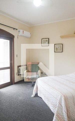 Casa à venda com 294m², 4 quartos e 2 vagas Casa à venda com 294m², 4 quartos e 2 vagasSuite 1