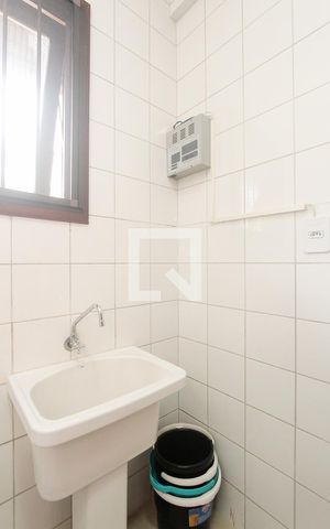 Casa à venda com 294m², 4 quartos e 2 vagas Casa à venda com 294m², 4 quartos e 2 vagasArea de serviço