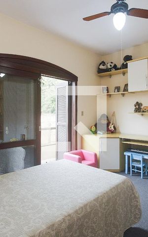 Casa à venda com 294m², 4 quartos e 2 vagas Casa à venda com 294m², 4 quartos e 2 vagasQuarto 2
