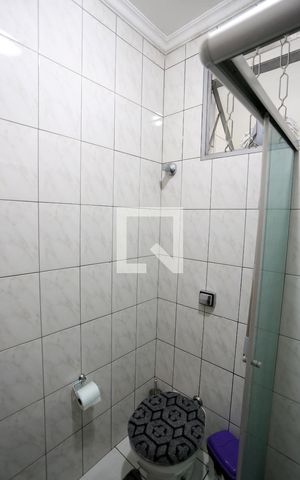 Casa à venda com 120m², 3 quartos e 2 vagasBanheiro 