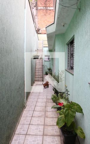 Casa à venda com 120m², 3 quartos e 2 vagasCorredor