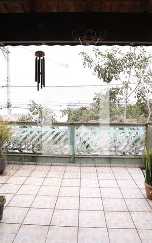 Casa à venda com 120m², 3 quartos e 2 vagasVaranda