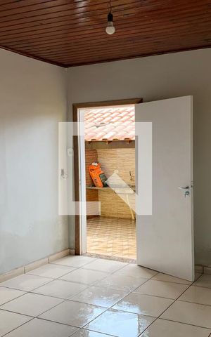 Casa à venda com 50m², 2 quartos e sem vaga Casa à venda com 50m², 2 quartos e sem vagaSala