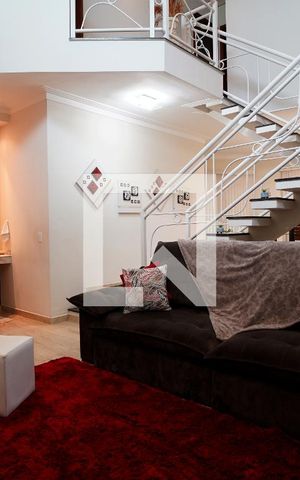 Casa de condomínio para alugar com 300m², 3 quartos e 4 vagasSala
