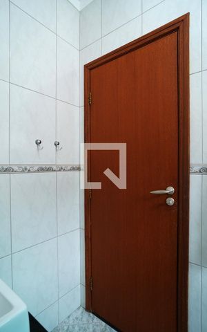 Casa de condomínio para alugar com 300m², 3 quartos e 4 vagasBanheiro da Suíte 3