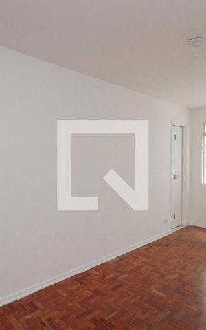 Apartamento para alugar com 75m², 2 quartos e 1 vagaSala