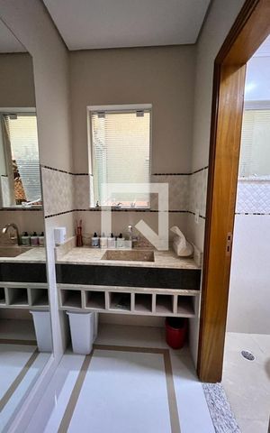 Casa à venda com 220m², 3 quartos e 3 vagas