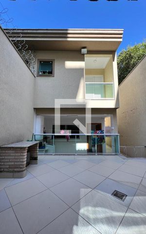 Casa à venda com 220m², 3 quartos e 3 vagas