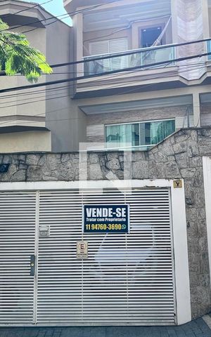 Casa à venda com 220m², 3 quartos e 3 vagas