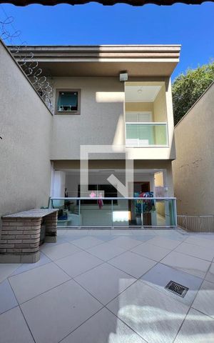 Casa à venda com 220m², 3 quartos e 3 vagas