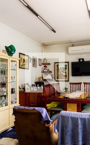 Casa para alugar com 200m², 3 quartos e 2 vagasSala