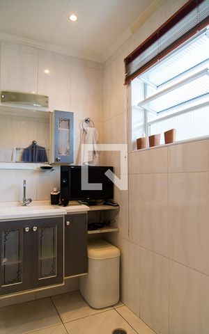 Casa para alugar com 200m², 3 quartos e 2 vagasBanheiro Social