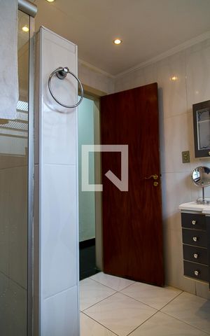 Casa para alugar com 200m², 3 quartos e 2 vagasBanheiro Social