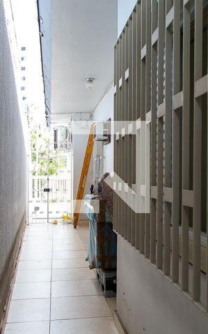 Casa para alugar com 200m², 3 quartos e 2 vagasCorredor