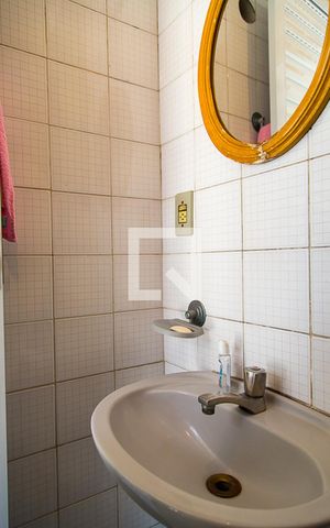 Casa para alugar com 200m², 3 quartos e 2 vagasBanheiro de Serviço