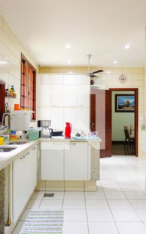 Casa de condomínio para alugar com 600m², 5 quartos e 4 vagas Casa de condomínio para alugar com 600m², 5 quartos e 4 vagasCozinha