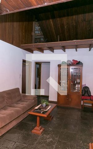 Casa à venda com 200m², 3 quartos e 4 vagasSala